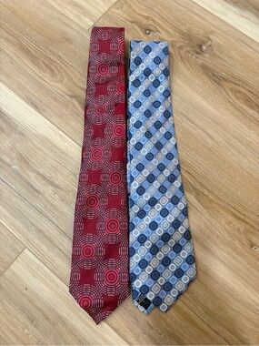 Van Heusen 100% Silk Red and Blue Geometric Tie Duo